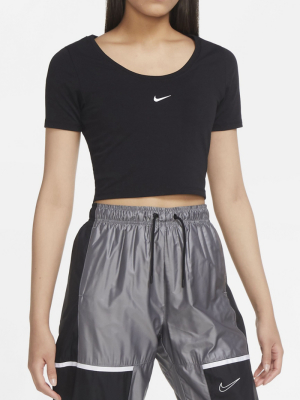 Nike Essential Cropped Top