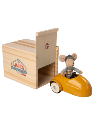 Mouse Car With Garage