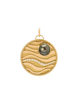 Large Sana Pearl Medallion - Yellow Gold