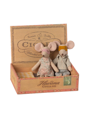 Maileg Mice Parents In Cigar Box