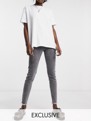 Reclaimed Vintage Inspired The '90 Skinny Jean With Raw Hem In Washed Gray