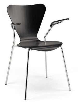 Arne Jacobsen Series 7 Armchair