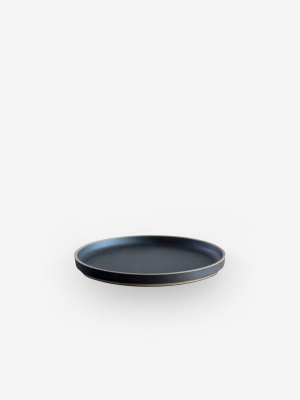 7" Shallow Plate In Black By Hasami