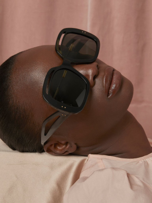 Renata Oversized Sunglasses In Black