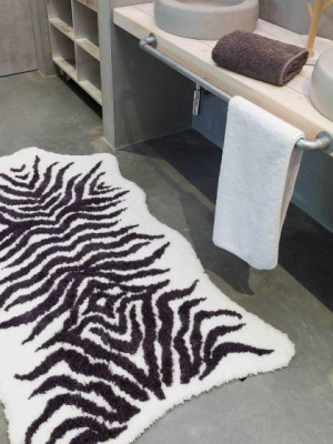 Graccioza Mountain Zebra Bath Rug - White