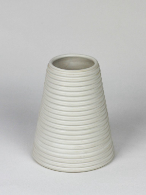 Leo Vase