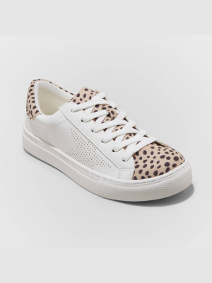 Women's Cadey Lace Up Sneakers - Universal Thread™