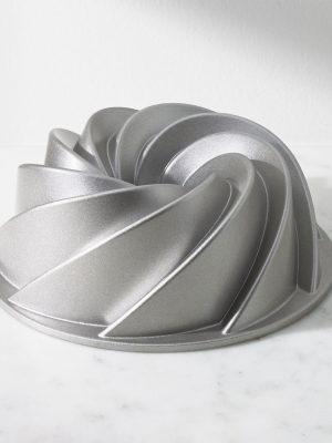 Nordic Ware ® Silver Heritage Bundt Pan