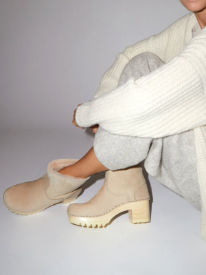 No.6 5" Pull On Shearling Clog Boot On Mid Tread In Bone Suede On White Base