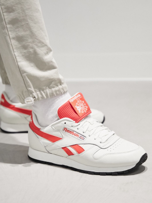 Reebok Classics Leather Sneakers With Red Vector In Vintage White