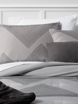 Triangle Lines Decorative Bed Set With Throw - Room Essentials™