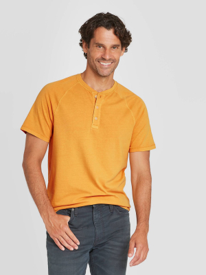 Men's Standard Fit Short Sleeve Henley T-shirt - Goodfellow & Co™