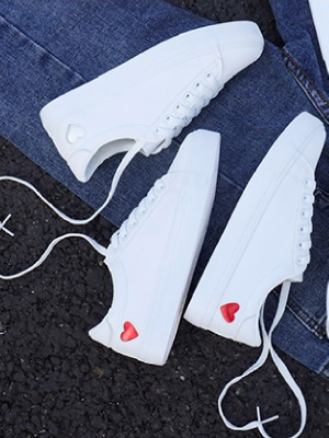 'louie' Heart Detail White Sneakers (2 Colors)