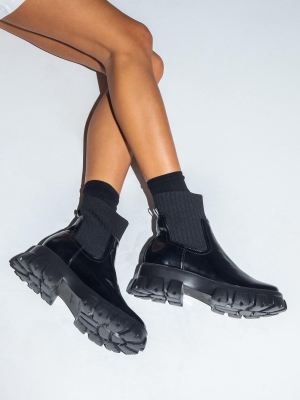 A La Mode Ribbed Sock Boots