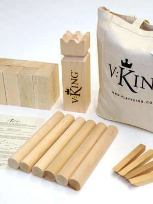 V King Wooden Lawn Game